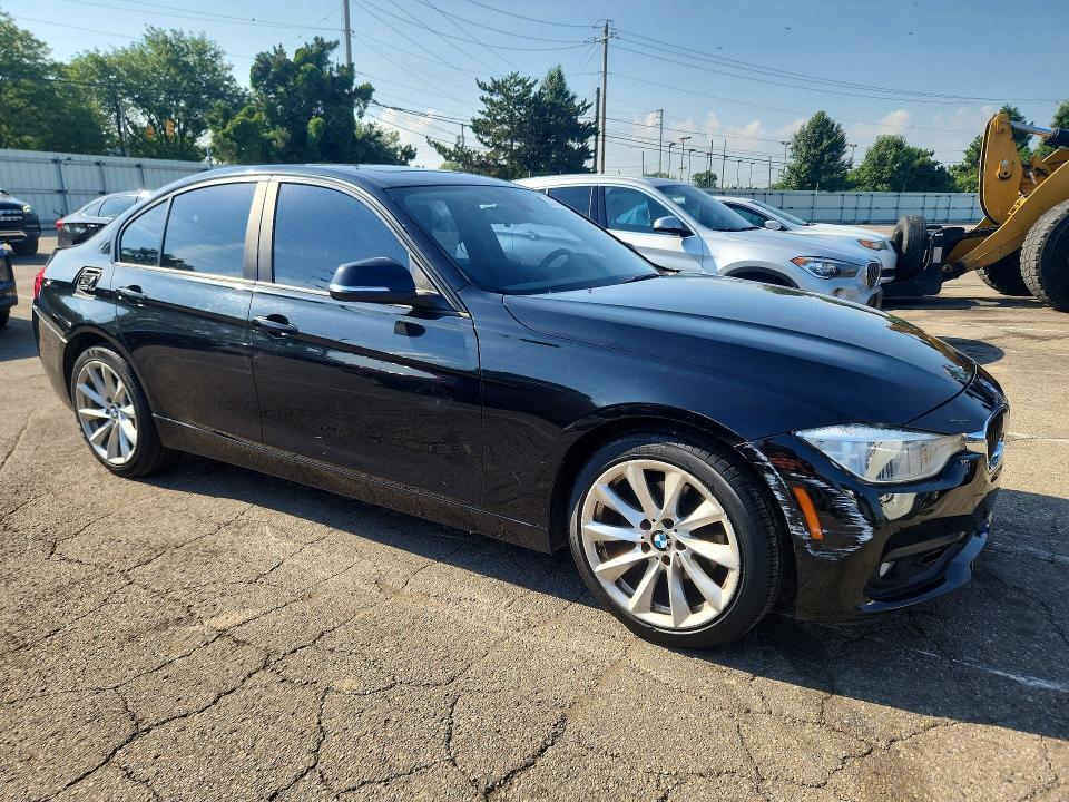 2018 BMW 320 XI — Фото 4 из 12