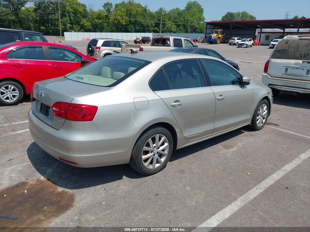 3VWD17AJ9EM256573 2014 VOLKSWAGEN JETTA photo no. 4