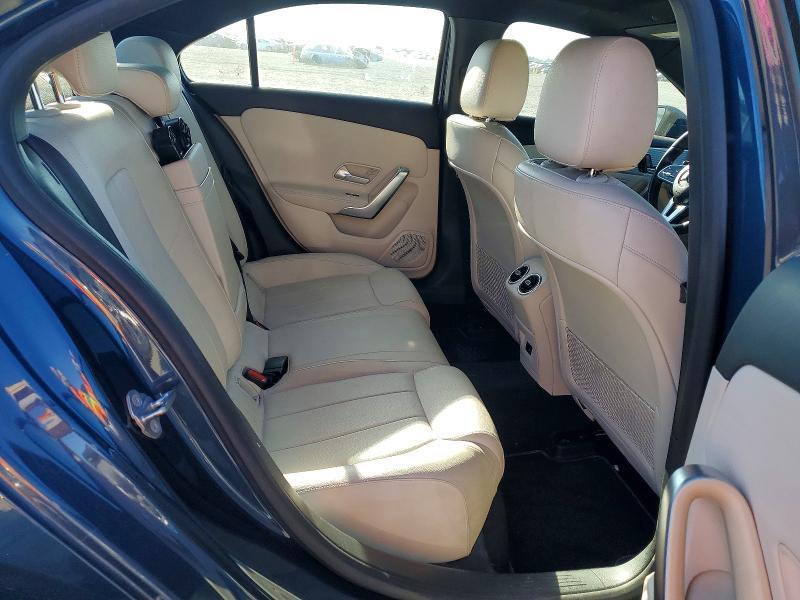 2022 MERCEDES-BENZ A 220 — Фото 10 из 12
