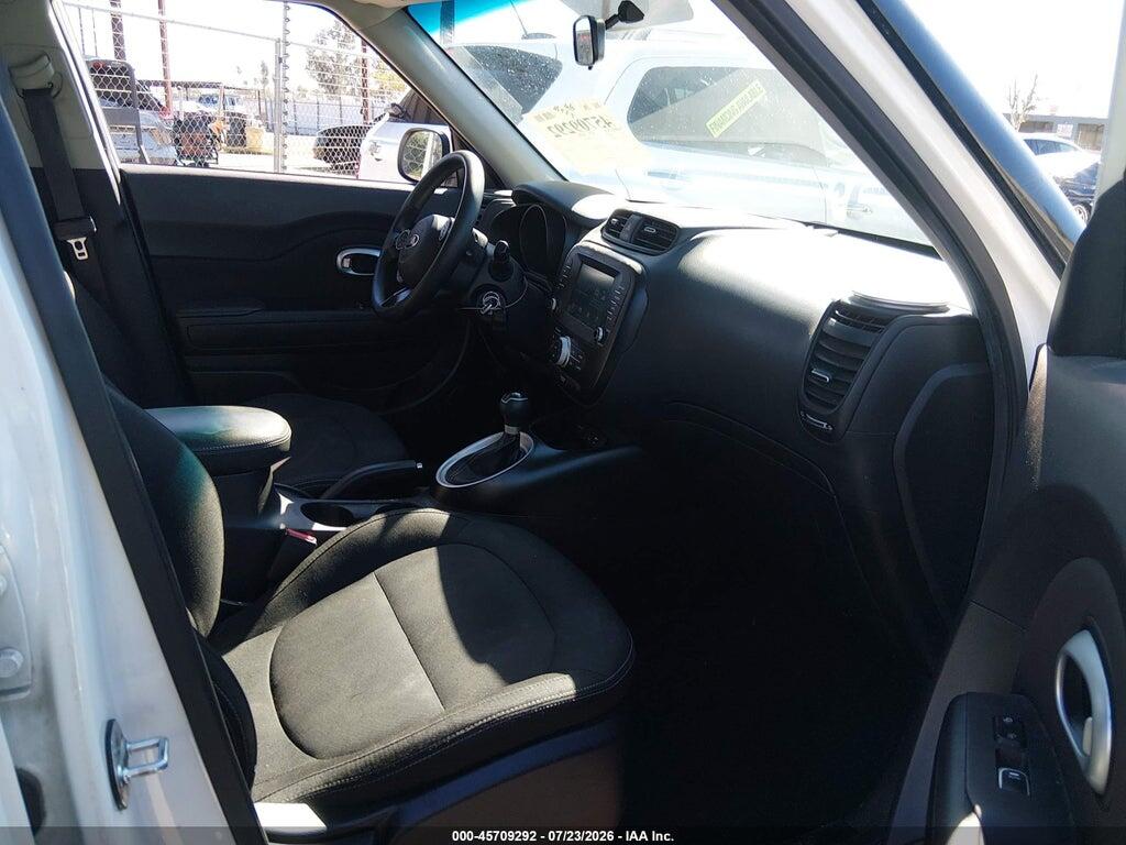 KNDJP3A52J7894927 2018 KIA SOUL photo no. 5