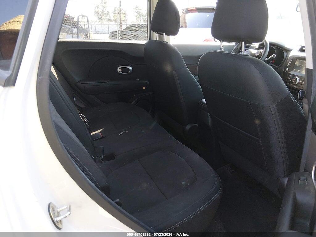 KNDJP3A52J7894927 2018 KIA SOUL photo no. 8