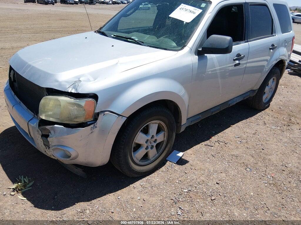 1FMCU0DG2BKA14803 2011 FORD ESCAPE photo no. 2