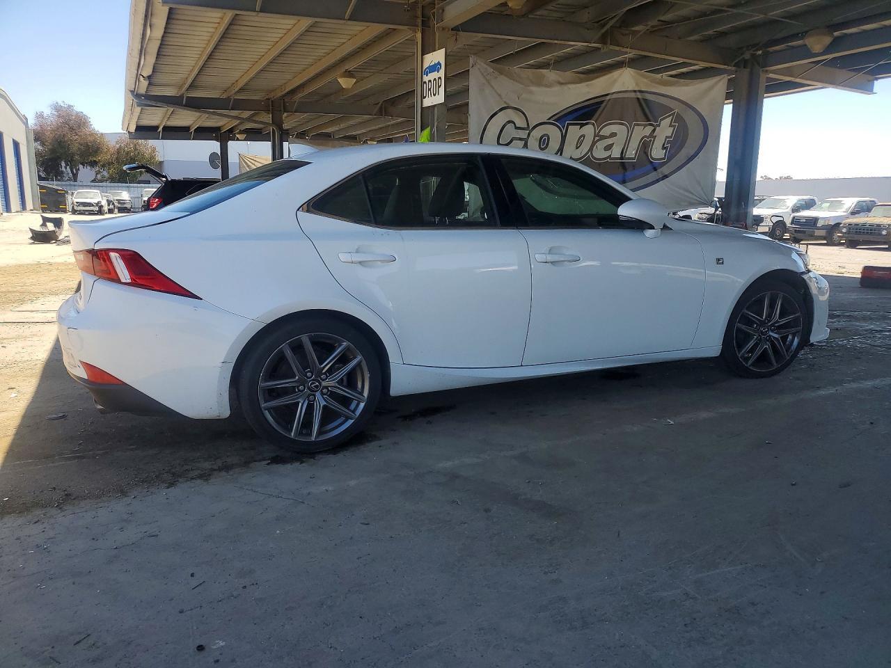 2015 LEXUS IS 250 — Фото 3 из 12