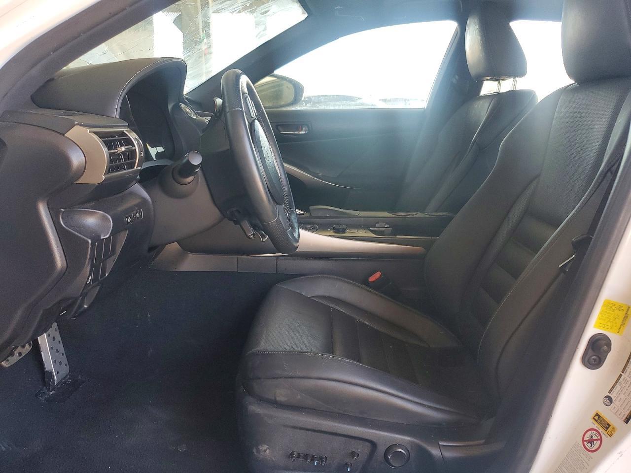 2015 LEXUS IS 250 — Фото 7 из 12