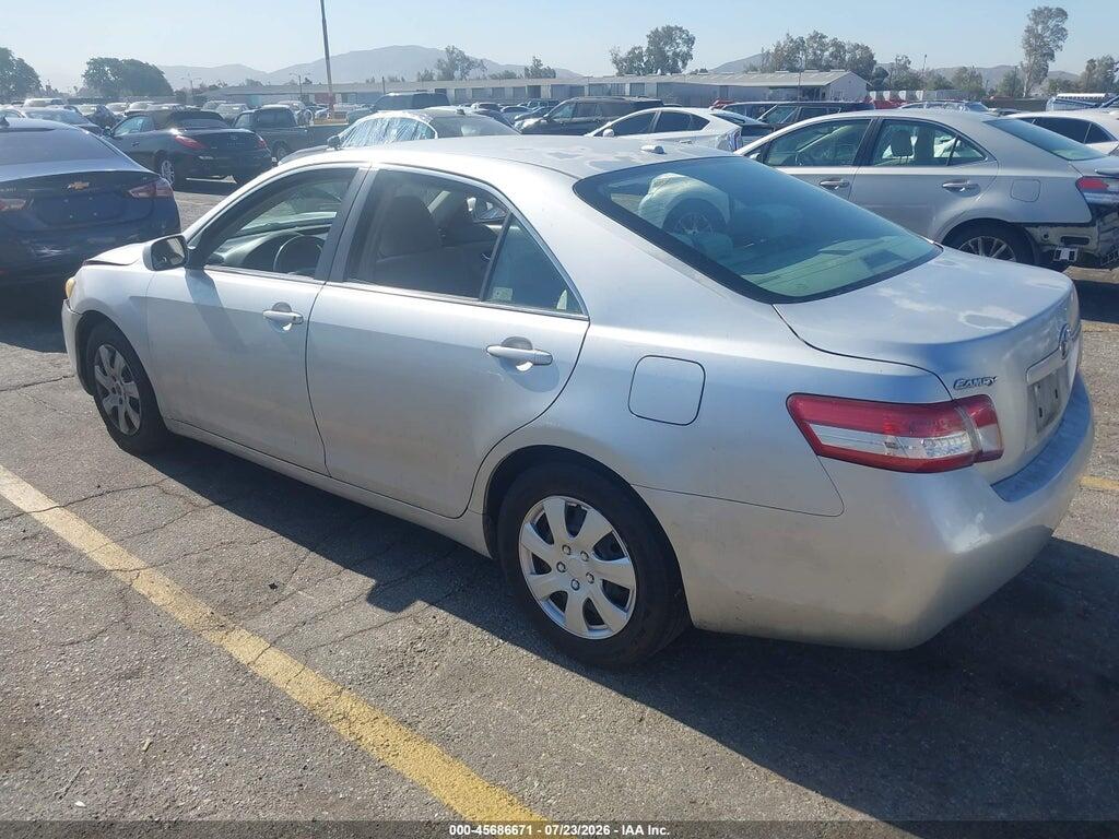 4T1BF3EK6BU699595 2011 TOYOTA CAMRY photo no. 3