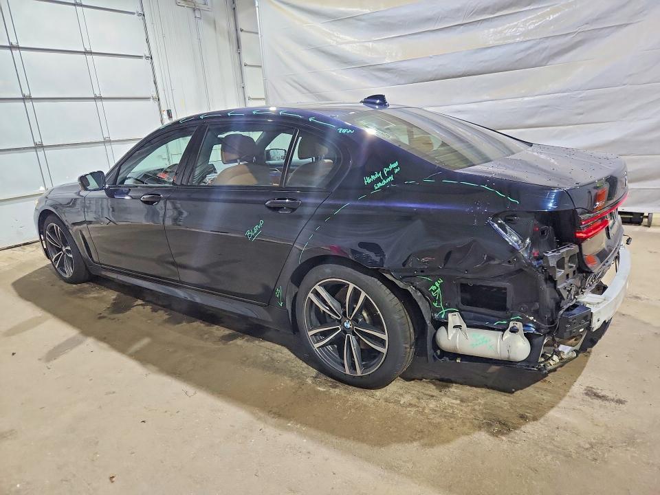 2020 BMW 740 XI — Фото 2 из 13