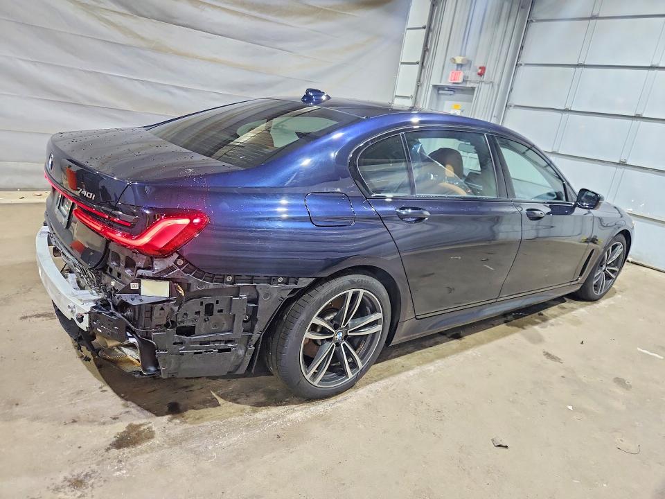 2020 BMW 740 XI — Фото 3 из 13