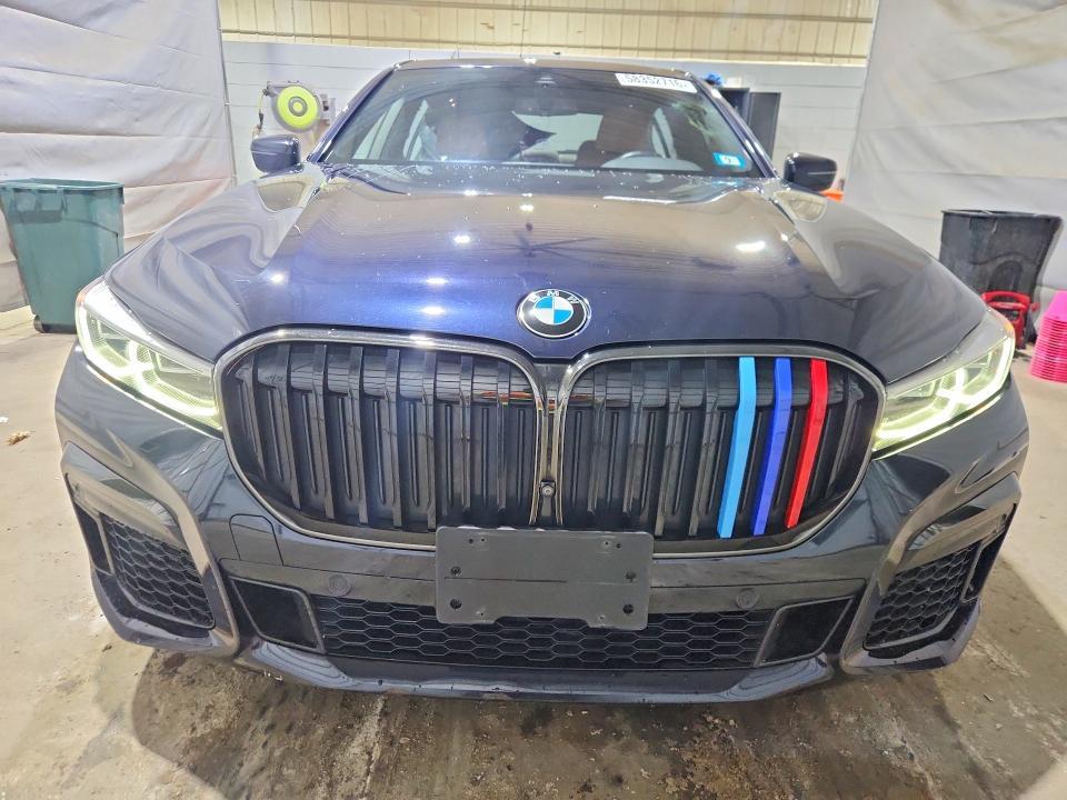 2020 BMW 740 XI — Фото 5 из 13