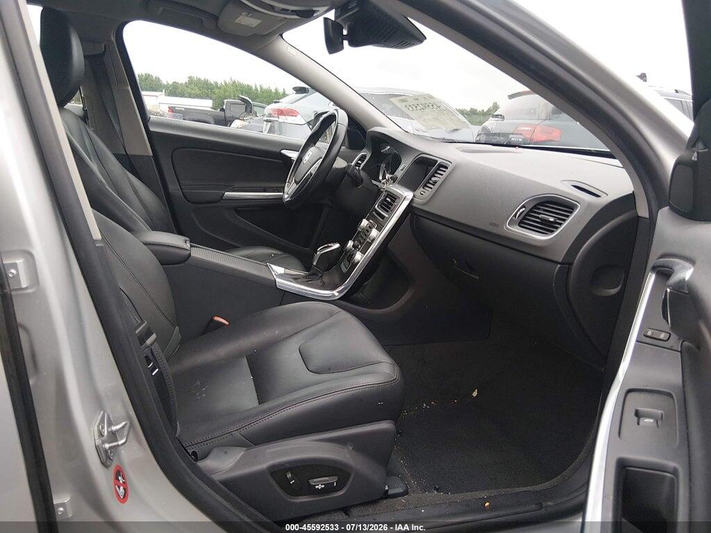 YV126MFM2F2361570 2015 VOLVO S60 photo no. 5
