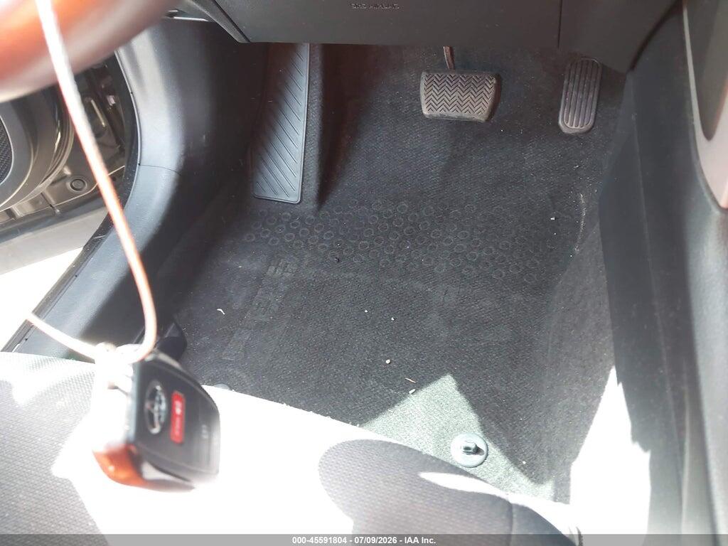 7MUCAAAG0RV101664 2024 TOYOTA COROLLA CROSS photo no. 11
