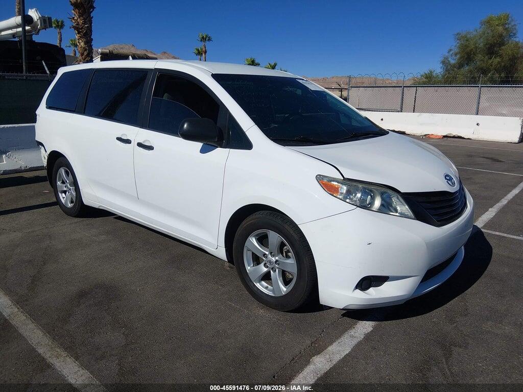 5TDZZ3DC6HS820840 2017 TOYOTA SIENNA photo no. 1