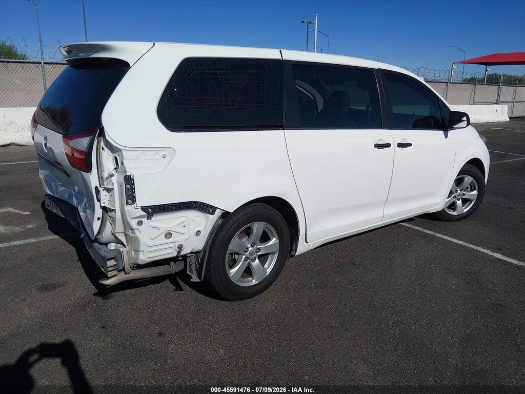 5TDZZ3DC6HS820840 2017 TOYOTA SIENNA photo no. 4
