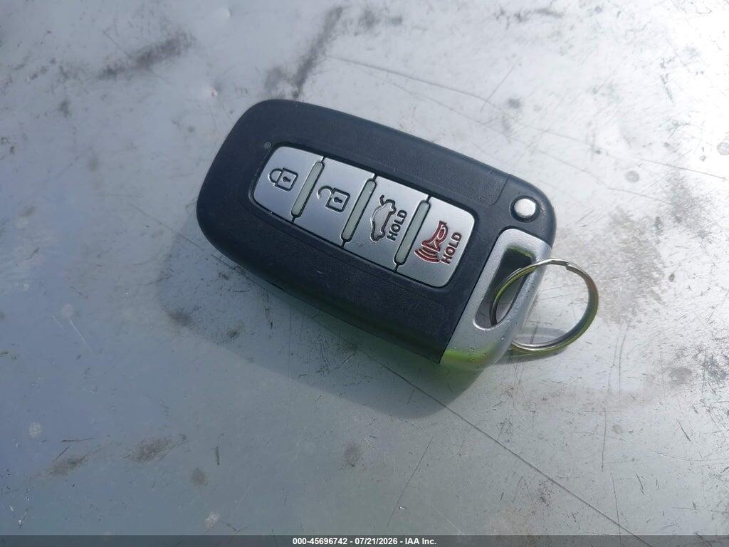 5NPEC4AB4CH483892 2012 HYUNDAI SONATA photo no. 11
