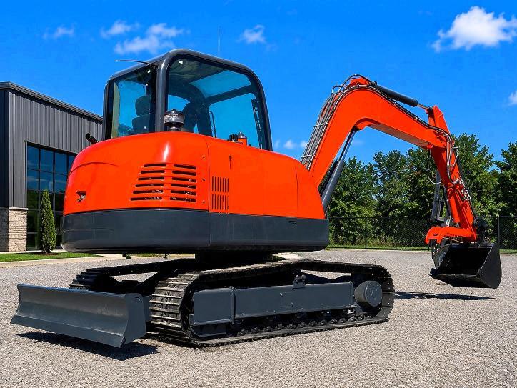 2024 6 TON MINI EXCAVATOR + HYDRAULIC THUMB YANMAR MOTOR — Фото 2 из 10