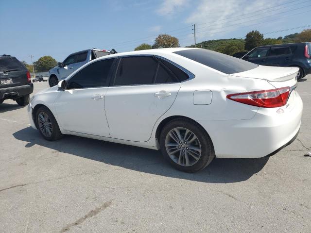 4T1BF1FK2FU109918 2015 TOYOTA CAMRY photo no. 2