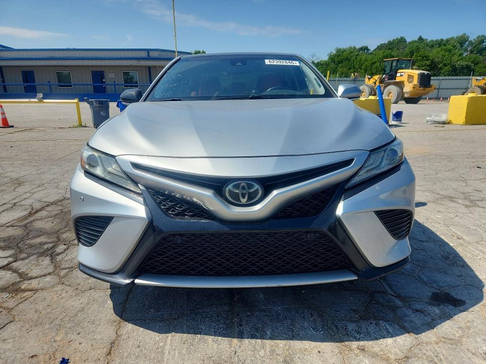 2018 TOYOTA CAMRY XSE — Фото 5 из 12