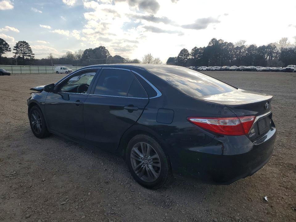 2017 TOYOTA CAMRY SE — Фото 2 из 13