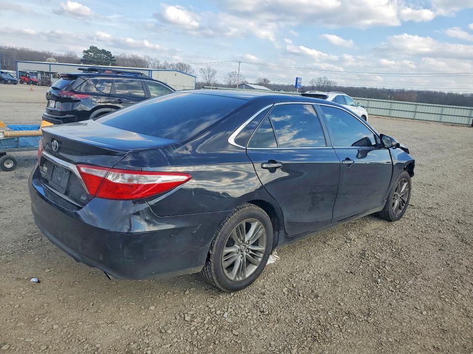 2017 TOYOTA CAMRY SE — Фото 3 из 13