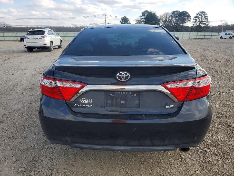 2017 TOYOTA CAMRY SE — Фото 6 из 13