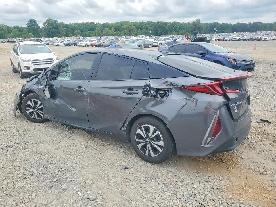 2017 TOYOTA PRIUS PRIME PREMIUM — Фото 2 из 12