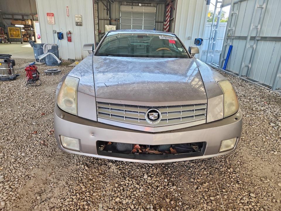 1G6YV34A855602585 2005 CADILLAC XLR photo no. 5