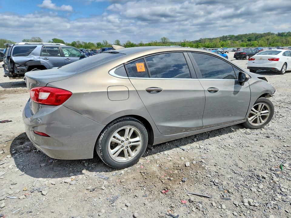 1G1BE5SM2H7202714 2017 CHEVROLET CRUZE photo no. 3