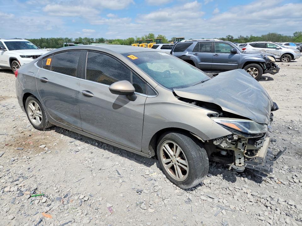 1G1BE5SM2H7202714 2017 CHEVROLET CRUZE photo no. 4