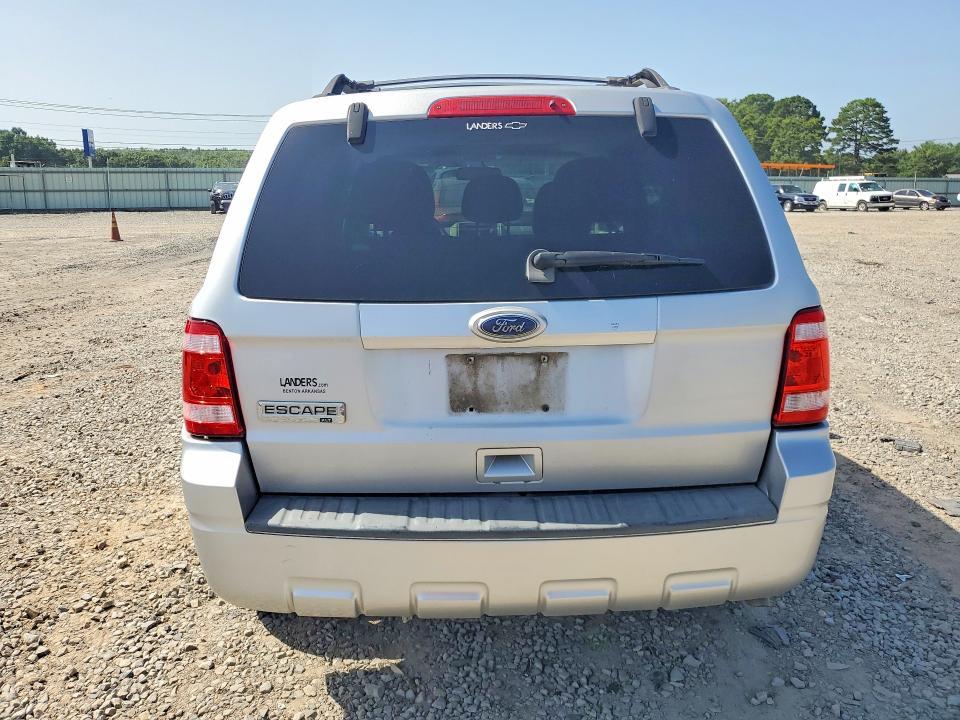 2010 FORD ESCAPE XLT — Фото 6 из 13