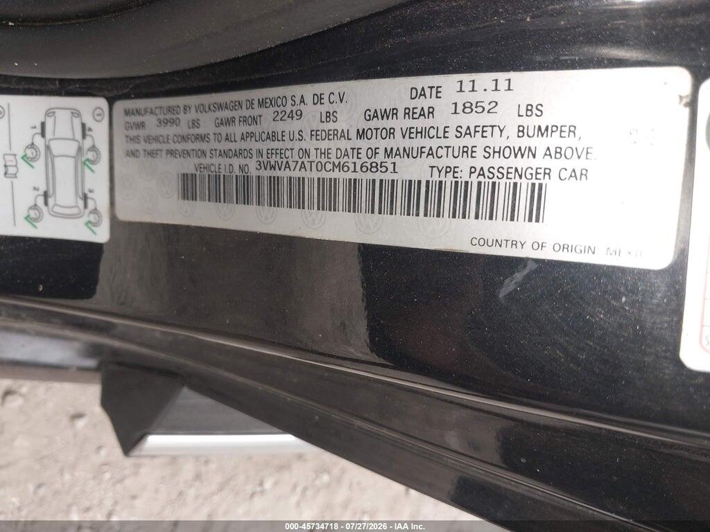 3VWVA7AT0CM616851 2012 VOLKSWAGEN BEETLE photo no. 8