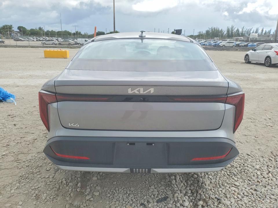 2025 KIA K4 LXS — Фото 6 из 12