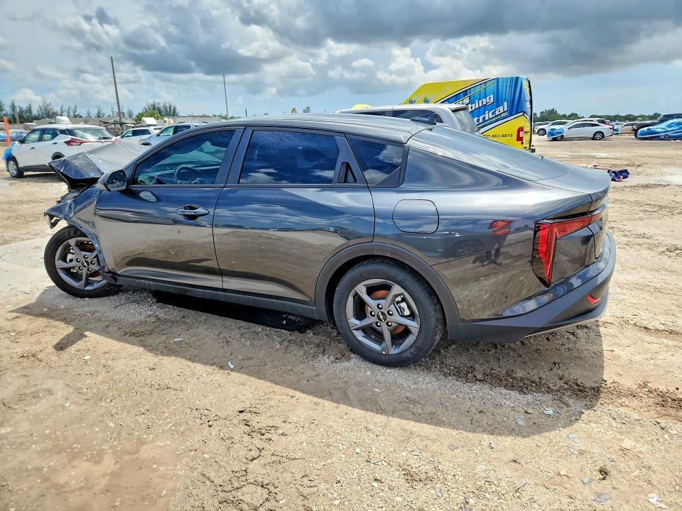 2025 KIA K4 LXS — Фото 2 из 12