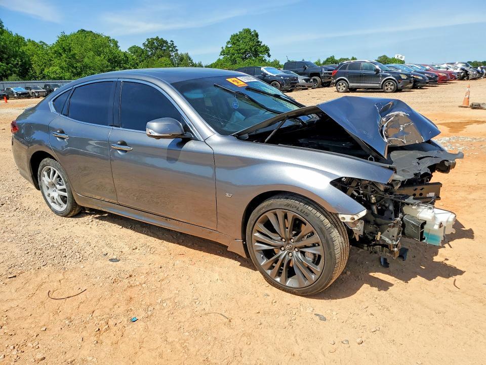 2018 INFINITI Q70 3.7 LUXE — Фото 4 из 12