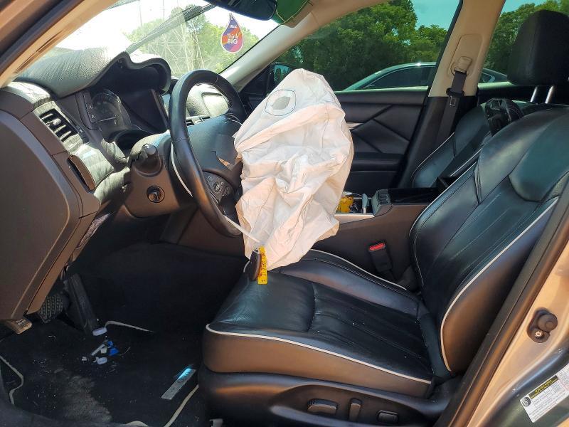 2018 INFINITI Q70 3.7 LUXE — Фото 7 из 12