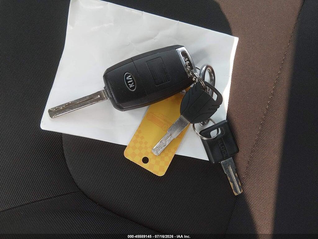 KNDJN2A24F7770915 2015 KIA SOUL photo no. 11
