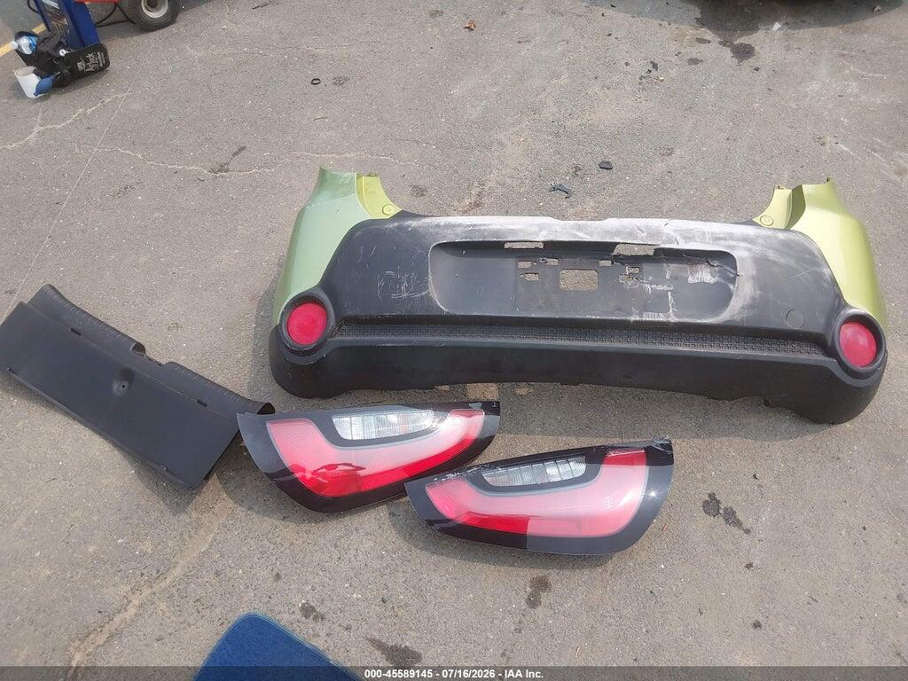 KNDJN2A24F7770915 2015 KIA SOUL photo no. 12