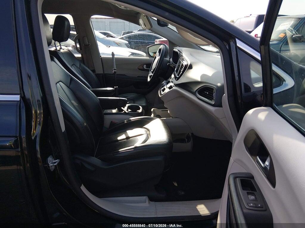 2C4RC1DG5LR164107 2020 CHRYSLER VOYAGER photo no. 5