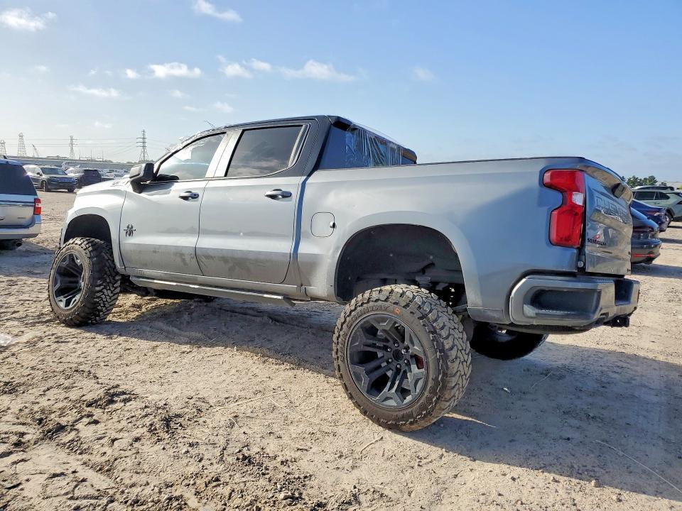 3GCUYEELXLG304432 2020 CHEVROLET SILVERADO photo no. 2
