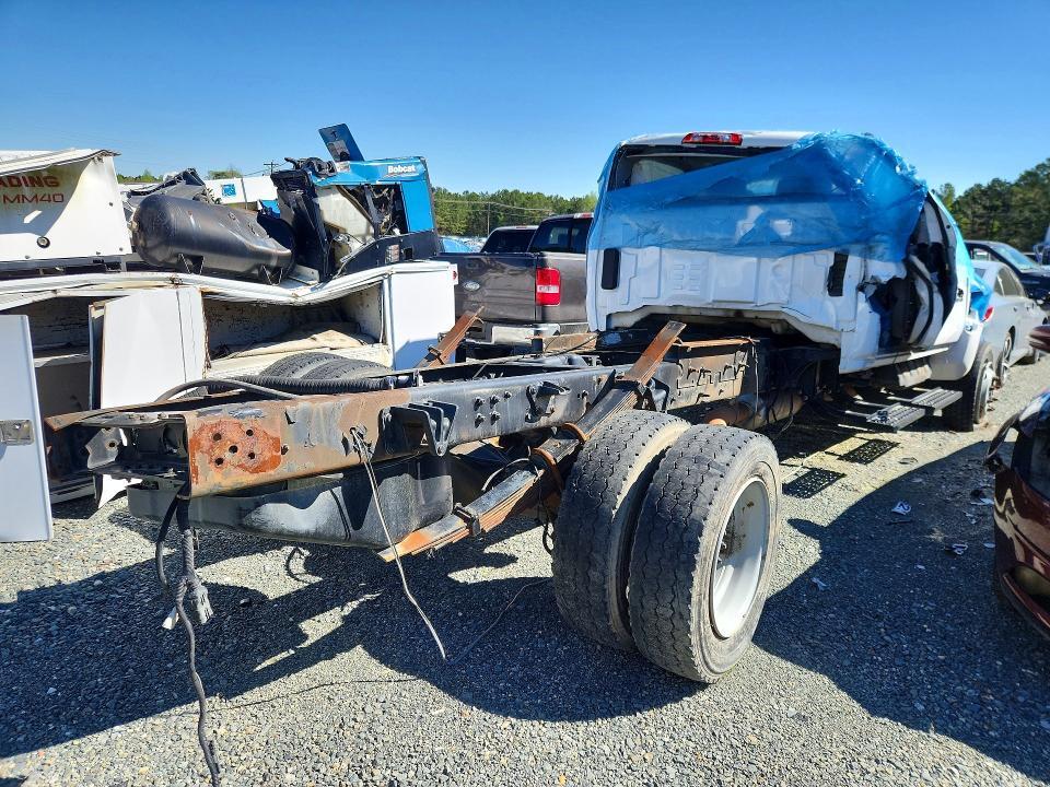 1HTKJPVKXLH255935 2020 CHEVROLET SILVERADO MEDIUM DUTY photo no. 3