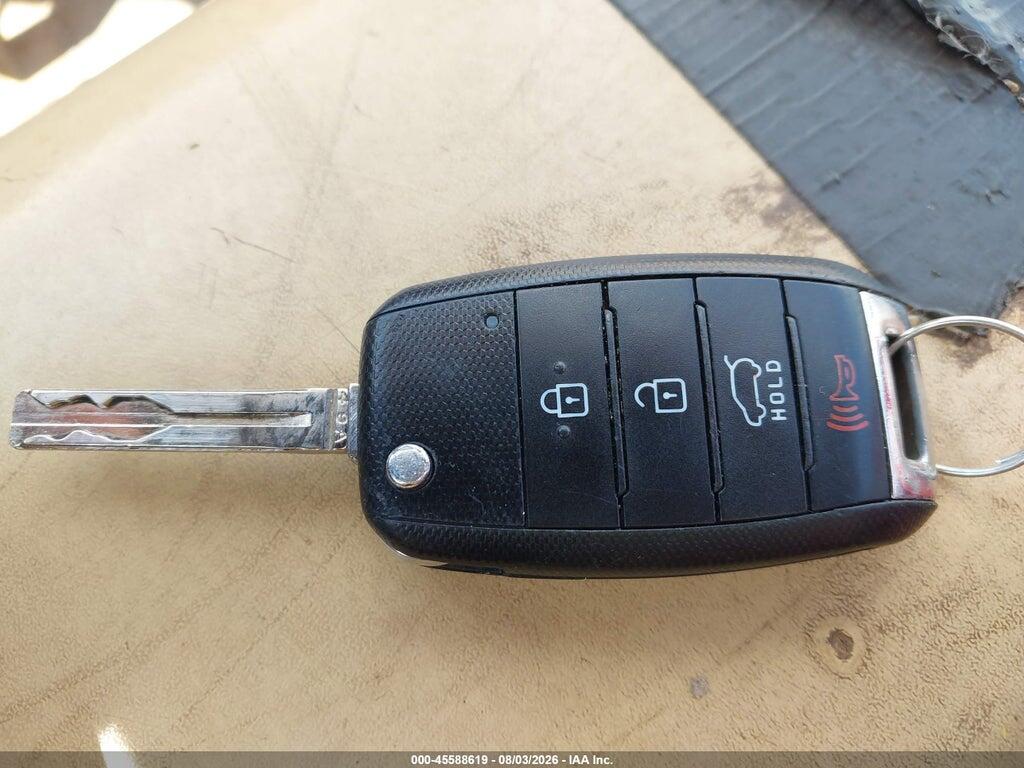 KNDJN2A21G7329907 2016 KIA SOUL photo no. 11