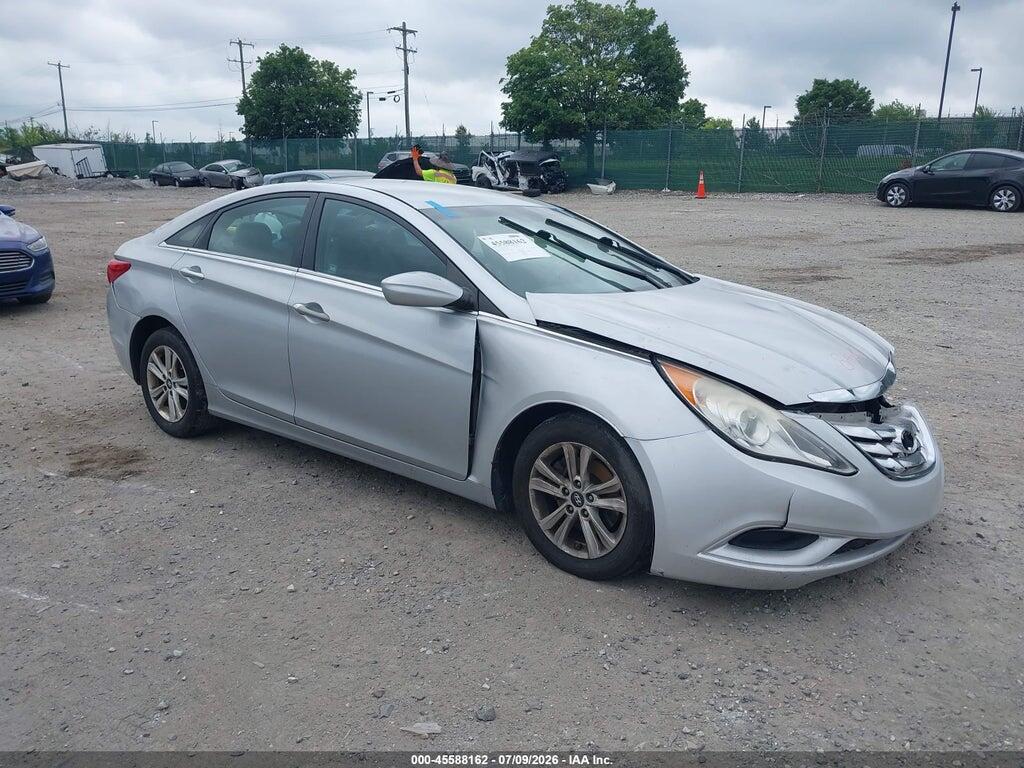 5NPEB4AC2DH795867 2013 HYUNDAI SONATA photo no. 1
