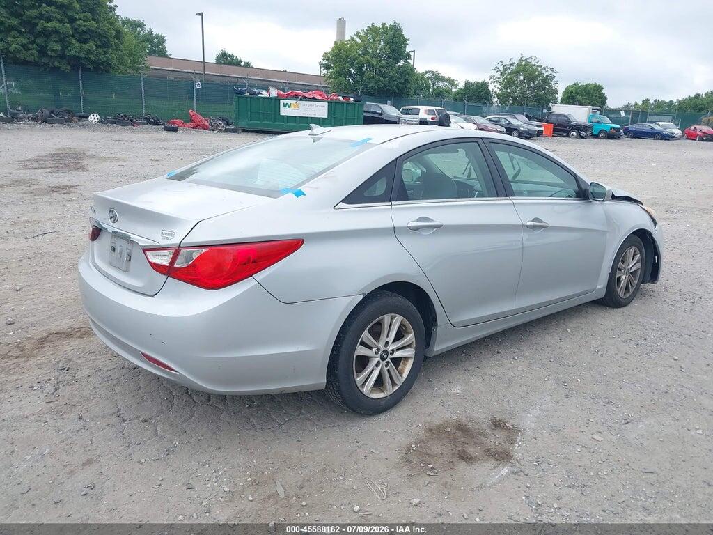5NPEB4AC2DH795867 2013 HYUNDAI SONATA photo no. 4
