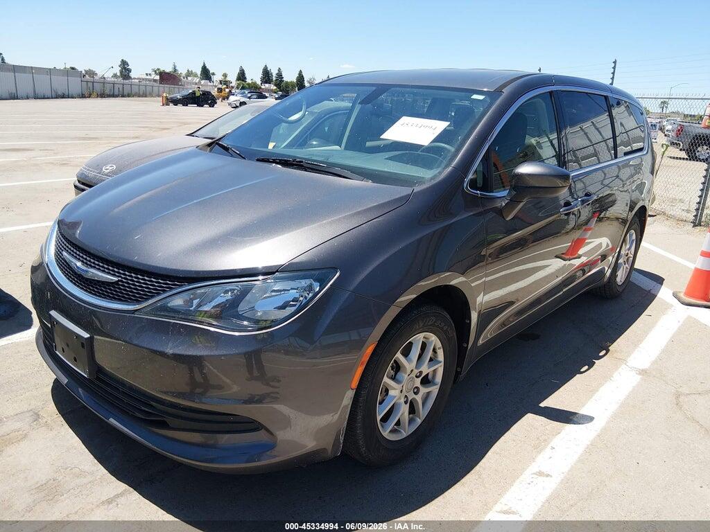 2C4RC1CG6LR252536 2020 CHRYSLER VOYAGER photo no. 2