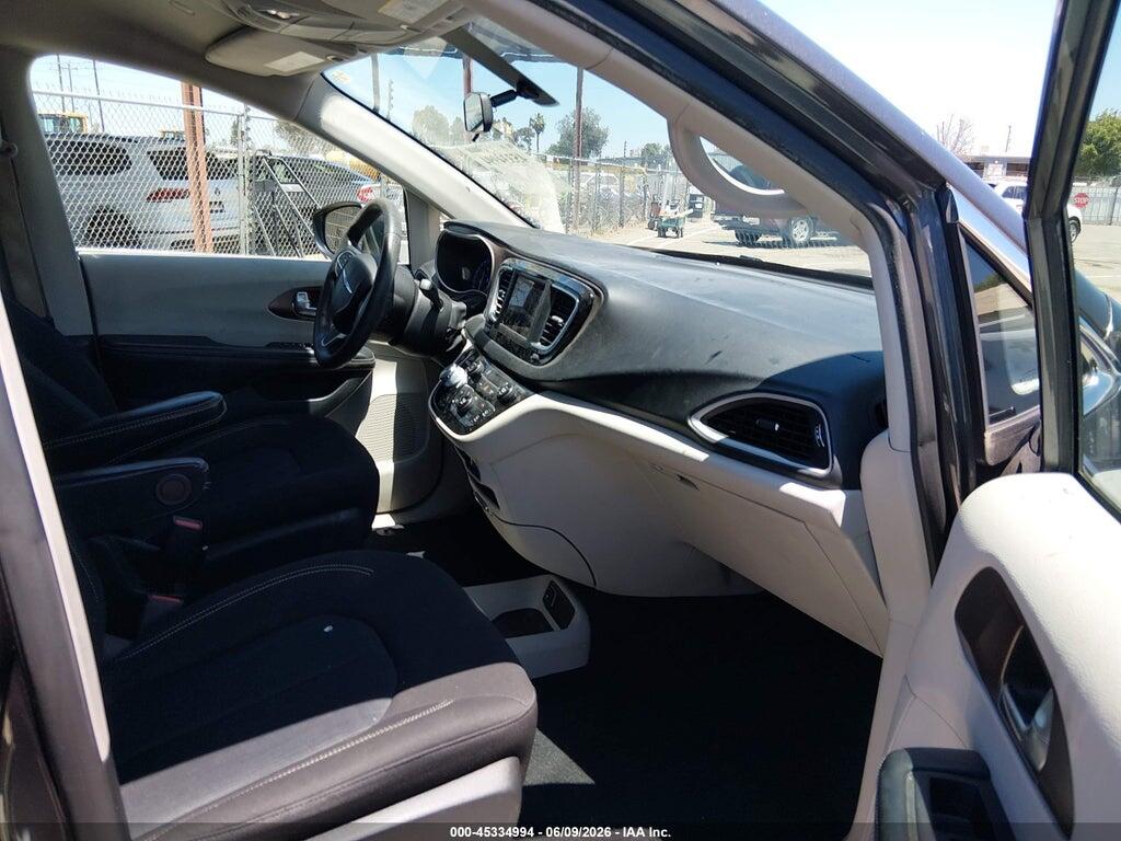 2C4RC1CG6LR252536 2020 CHRYSLER VOYAGER photo no. 5
