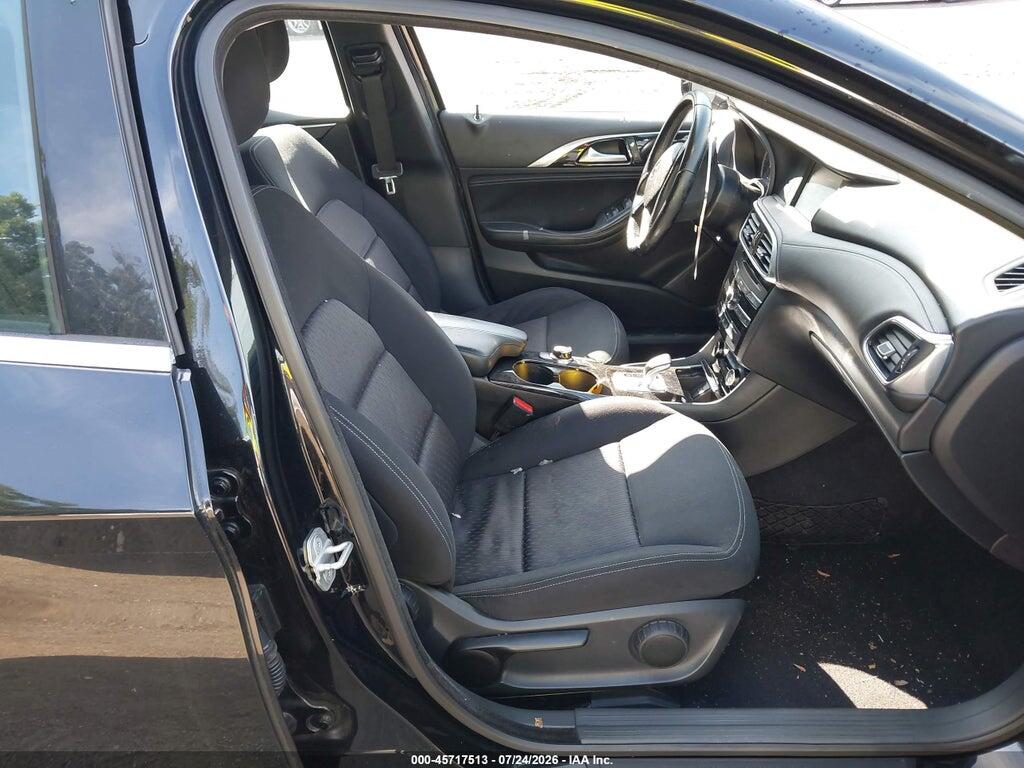 SJKCH5CP7HA017361 2017 INFINITI QX30 photo no. 5