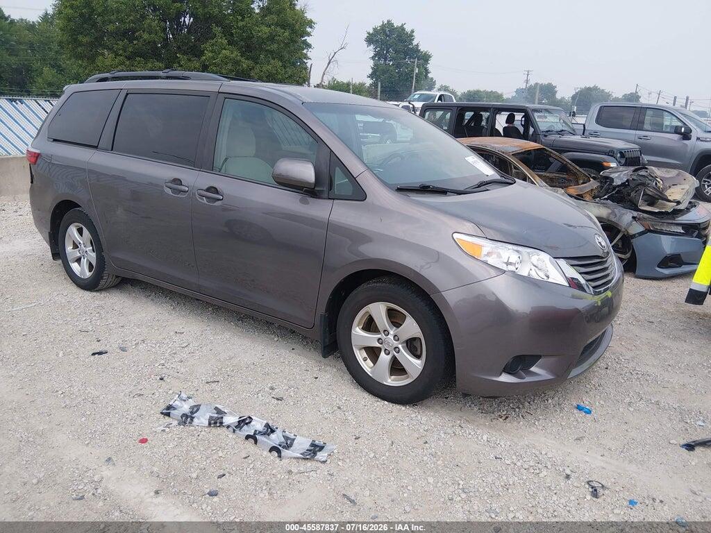 5TDKZ3DC2HS836017 2017 TOYOTA SIENNA photo no. 1