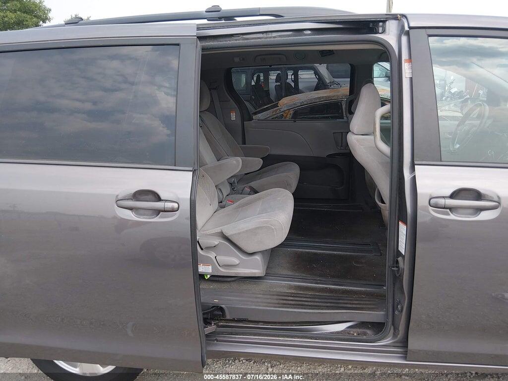 5TDKZ3DC2HS836017 2017 TOYOTA SIENNA photo no. 8