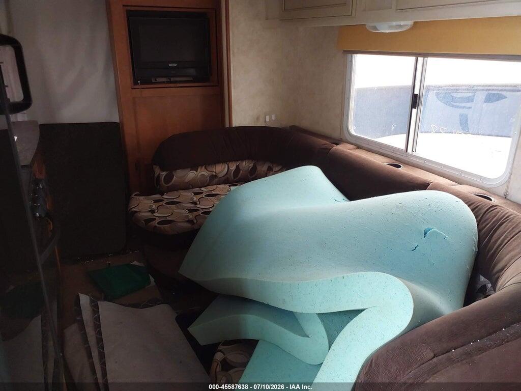 5ZT2CXFB2BA000966 2011 COACHMEN APEX photo no. 5