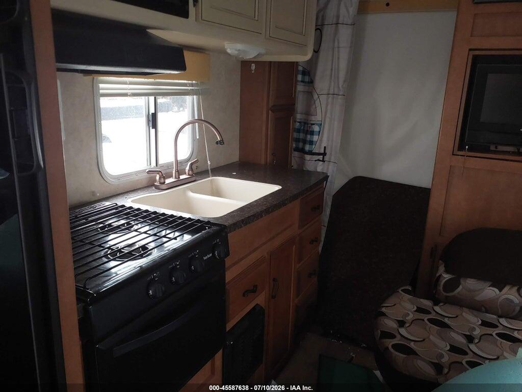 5ZT2CXFB2BA000966 2011 COACHMEN APEX photo no. 8