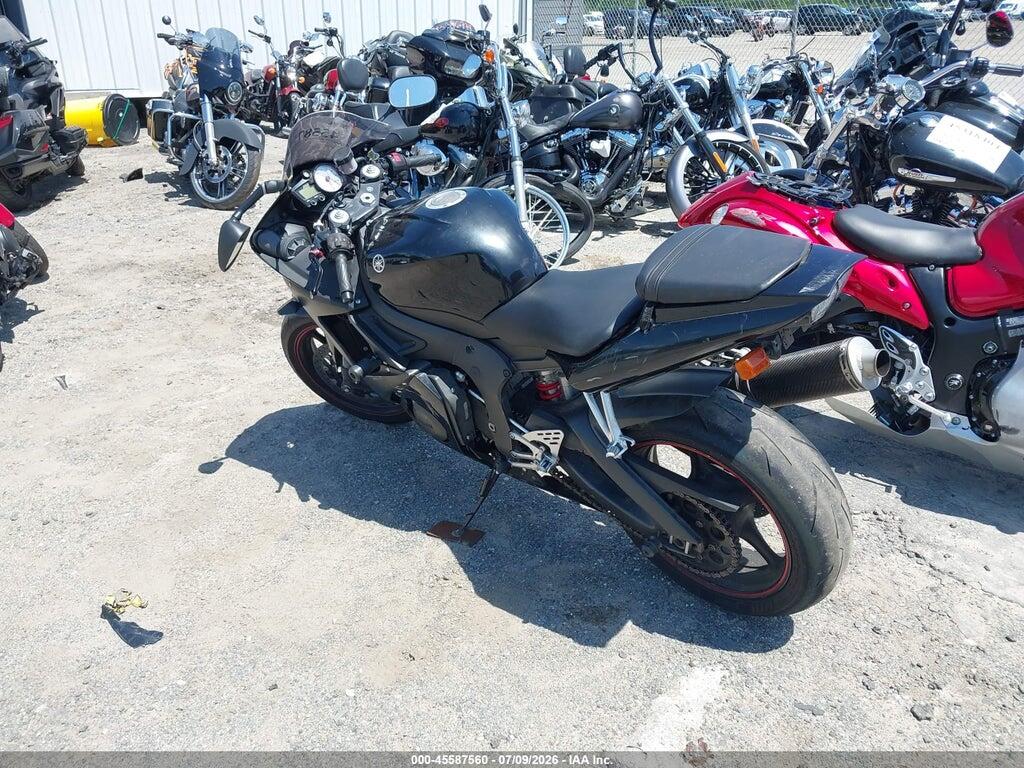 JYARJ06E35A030209 2005 YAMAHA YZFR6 photo no. 3