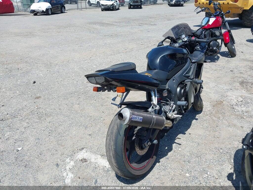 JYARJ06E35A030209 2005 YAMAHA YZFR6 photo no. 4